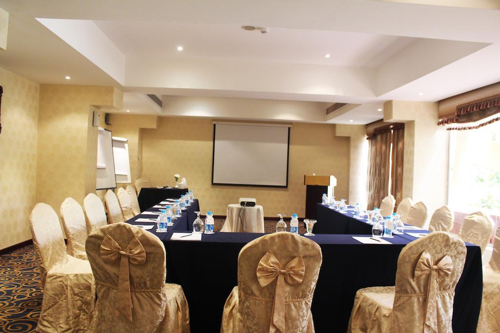 Ramada Riyadh Hotel Luaran gambar