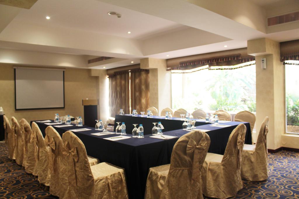 Ramada Riyadh Hotel Luaran gambar