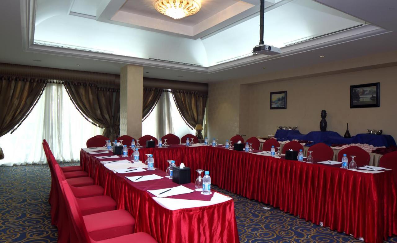 Ramada Riyadh Hotel Luaran gambar
