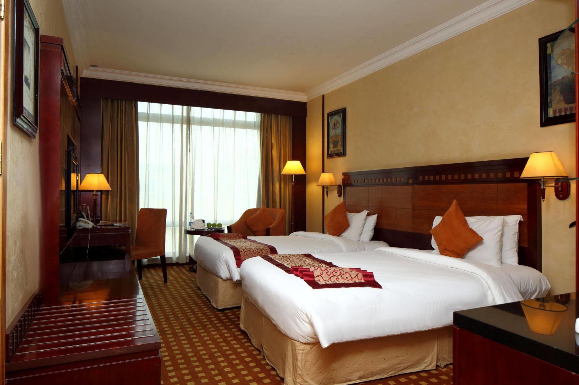 Ramada Riyadh Hotel Luaran gambar