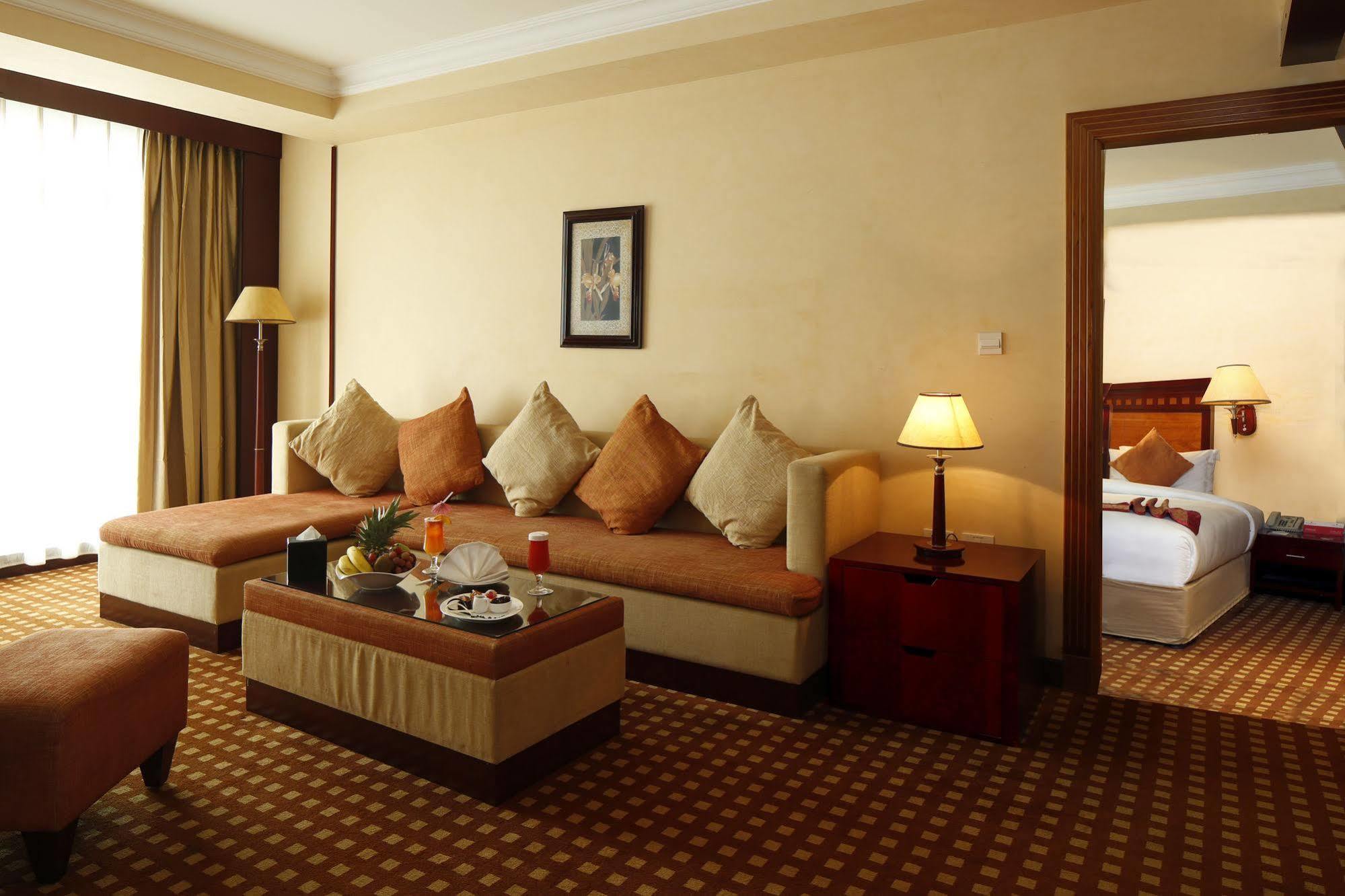 Ramada Riyadh Hotel Luaran gambar