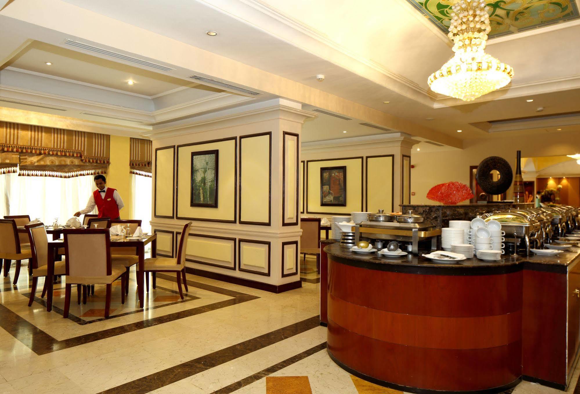 Ramada Riyadh Hotel Luaran gambar