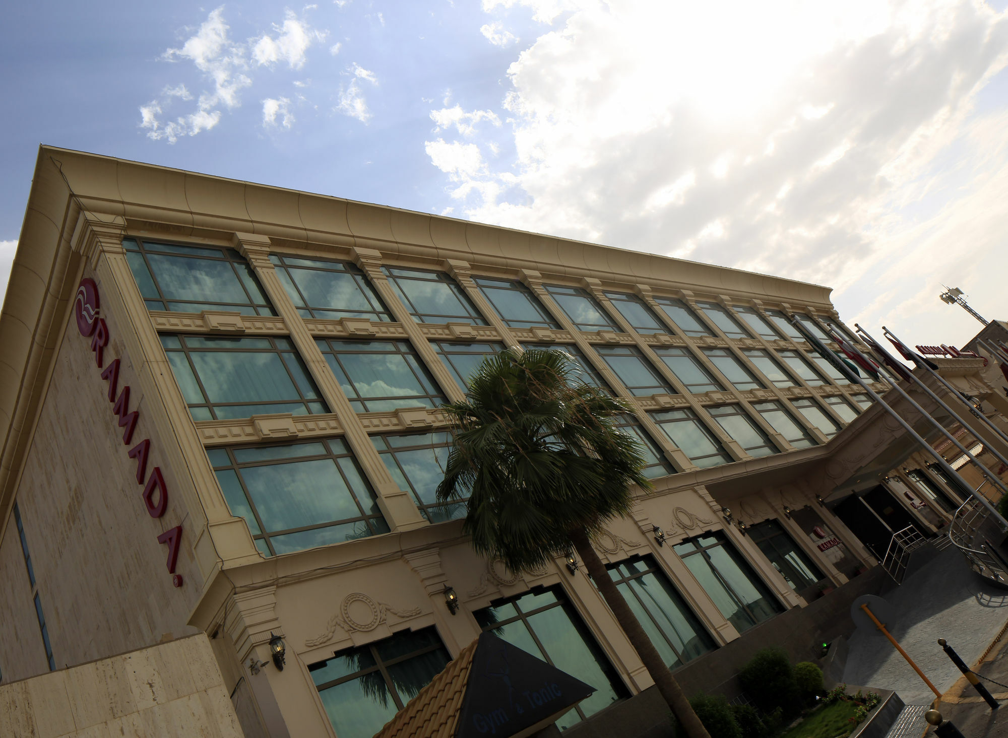 Ramada Riyadh Hotel Luaran gambar